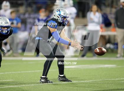 Thumbnail 2 in Lampasas vs. La Vernia (UIL 4A Area Playoff) photogallery.