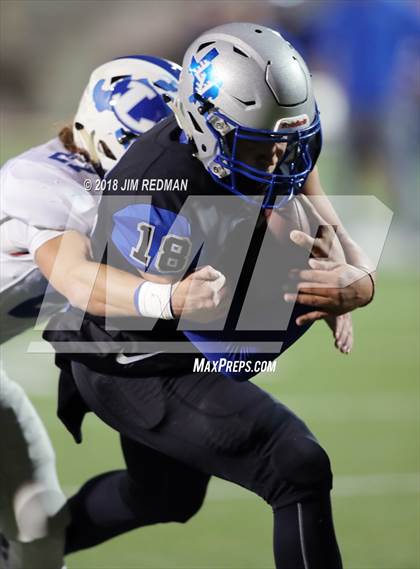 Thumbnail 1 in Lampasas vs. La Vernia (UIL 4A Area Playoff) photogallery.