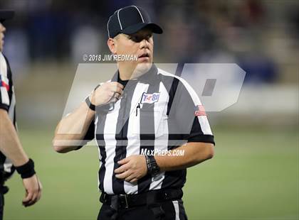 Thumbnail 3 in Lampasas vs. La Vernia (UIL 4A Area Playoff) photogallery.
