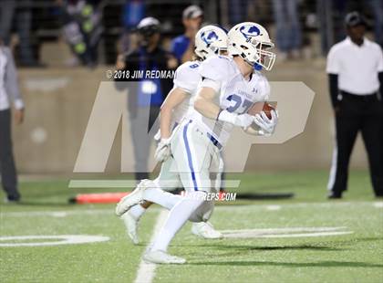 Thumbnail 1 in Lampasas vs. La Vernia (UIL 4A Area Playoff) photogallery.