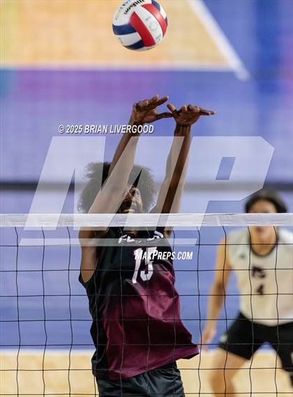 Thumbnail 1 in Regis Groff vs. Severance (CHSAA 4A Round 2) photogallery.