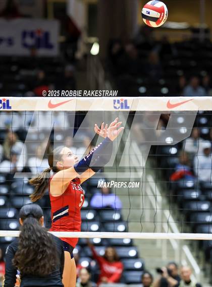 Thumbnail 2 in Wimberley vs. Eagle Mountain (UIL 4A D2 Volleyball Final) photogallery.