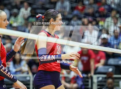 Thumbnail 2 in Wimberley vs. Eagle Mountain (UIL 4A D2 Volleyball Final) photogallery.
