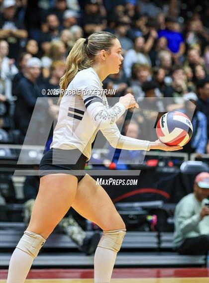Thumbnail 2 in Wimberley vs. Eagle Mountain (UIL 4A D2 Volleyball Final) photogallery.