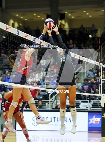 Thumbnail 1 in Wimberley vs. Eagle Mountain (UIL 4A D2 Volleyball Final) photogallery.