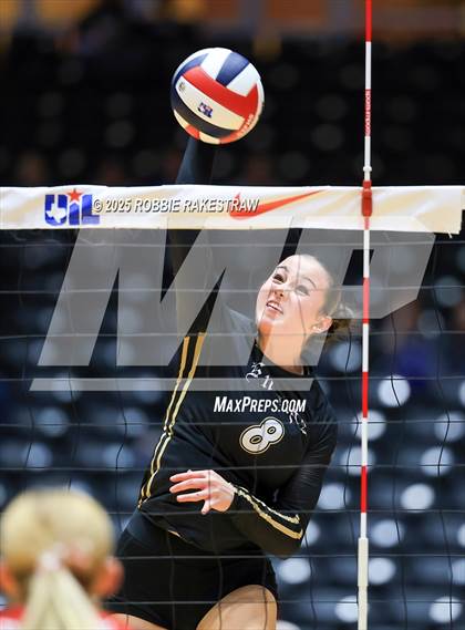 Thumbnail 2 in Wimberley vs. Eagle Mountain (UIL 4A D2 Volleyball Final) photogallery.