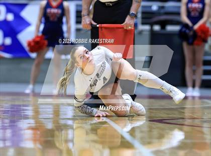 Thumbnail 3 in Wimberley vs. Eagle Mountain (UIL 4A D2 Volleyball Final) photogallery.