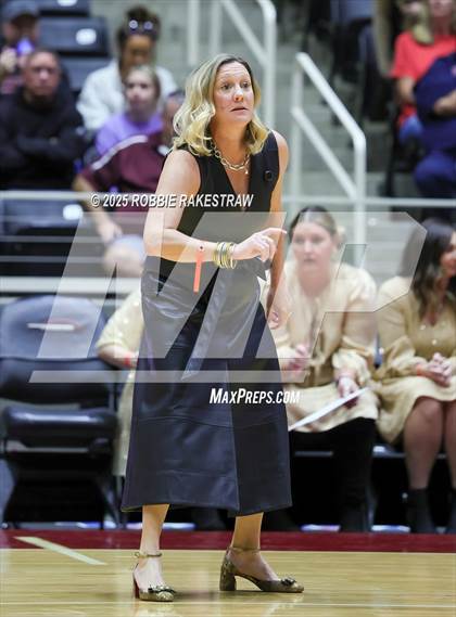Thumbnail 1 in Wimberley vs. Eagle Mountain (UIL 4A D2 Volleyball Final) photogallery.
