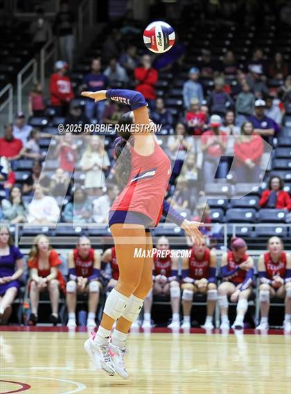 Thumbnail 3 in Wimberley vs. Eagle Mountain (UIL 4A D2 Volleyball Final) photogallery.