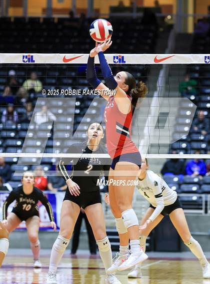 Thumbnail 2 in Wimberley vs. Eagle Mountain (UIL 4A D2 Volleyball Final) photogallery.