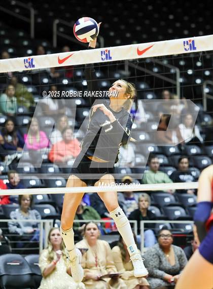 Thumbnail 1 in Wimberley vs. Eagle Mountain (UIL 4A D2 Volleyball Final) photogallery.