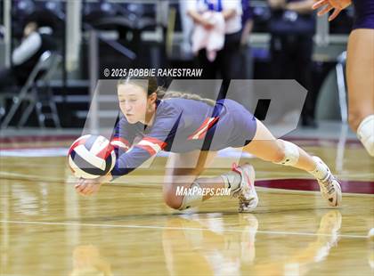 Thumbnail 1 in Wimberley vs. Eagle Mountain (UIL 4A D2 Volleyball Final) photogallery.