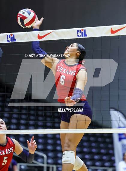 Thumbnail 2 in Wimberley vs. Eagle Mountain (UIL 4A D2 Volleyball Final) photogallery.