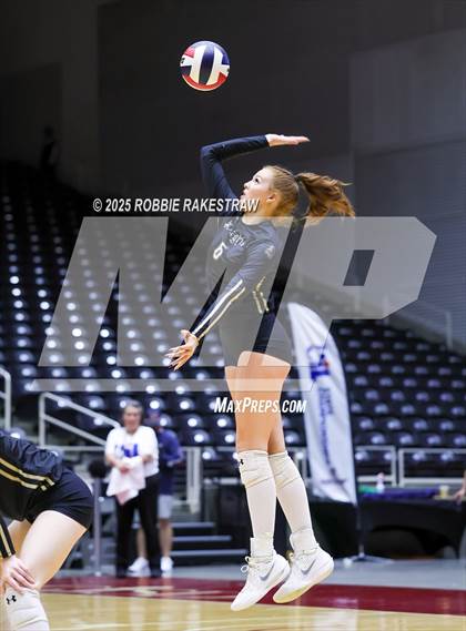 Thumbnail 2 in Wimberley vs. Eagle Mountain (UIL 4A D2 Volleyball Final) photogallery.