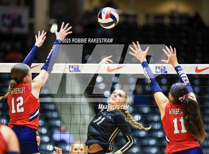 Thumbnail 3 in Wimberley vs. Eagle Mountain (UIL 4A D2 Volleyball Final) photogallery.