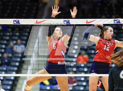 Thumbnail 1 in Wimberley vs. Eagle Mountain (UIL 4A D2 Volleyball Final) photogallery.