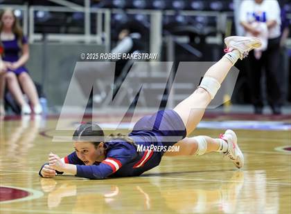 Thumbnail 2 in Wimberley vs. Eagle Mountain (UIL 4A D2 Volleyball Final) photogallery.