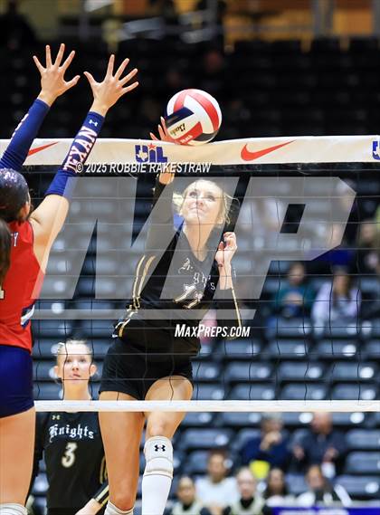 Thumbnail 2 in Wimberley vs. Eagle Mountain (UIL 4A D2 Volleyball Final) photogallery.