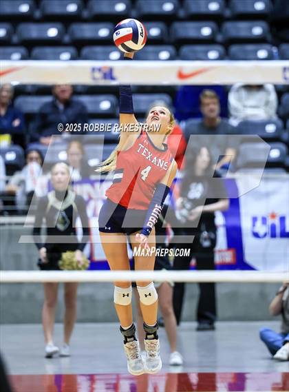 Thumbnail 2 in Wimberley vs. Eagle Mountain (UIL 4A D2 Volleyball Final) photogallery.