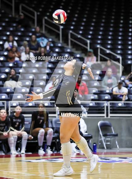 Thumbnail 3 in Wimberley vs. Eagle Mountain (UIL 4A D2 Volleyball Final) photogallery.