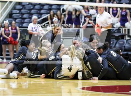 Thumbnail 2 in Wimberley vs. Eagle Mountain (UIL 4A D2 Volleyball Final) photogallery.