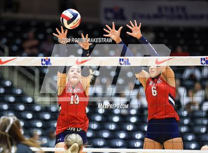 Thumbnail 3 in Wimberley vs. Eagle Mountain (UIL 4A D2 Volleyball Final) photogallery.
