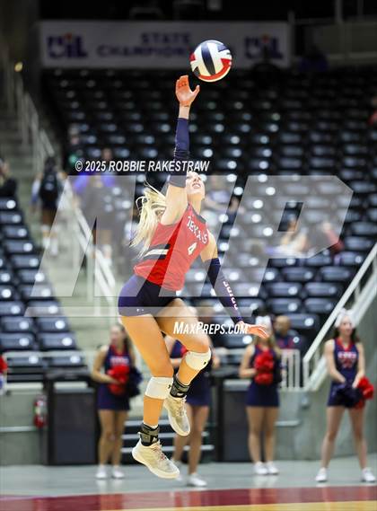 Thumbnail 1 in Wimberley vs. Eagle Mountain (UIL 4A D2 Volleyball Final) photogallery.