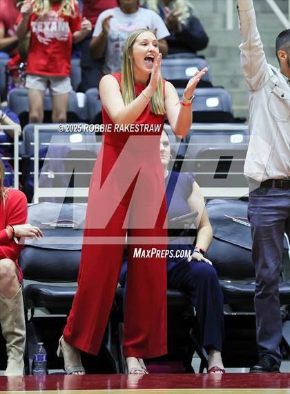 Thumbnail 1 in Wimberley vs. Eagle Mountain (UIL 4A D2 Volleyball Final) photogallery.