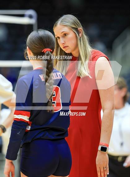 Thumbnail 3 in Wimberley vs. Eagle Mountain (UIL 4A D2 Volleyball Final) photogallery.