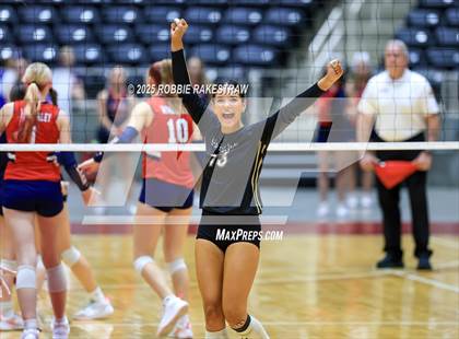 Thumbnail 3 in Wimberley vs. Eagle Mountain (UIL 4A D2 Volleyball Final) photogallery.