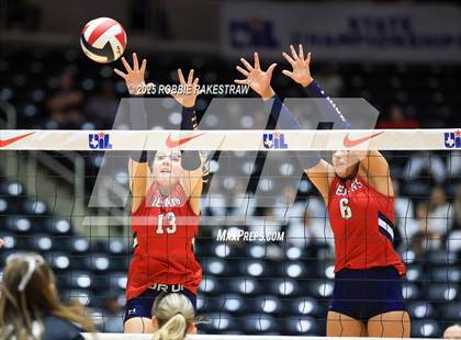 Thumbnail 2 in Wimberley vs. Eagle Mountain (UIL 4A D2 Volleyball Final) photogallery.