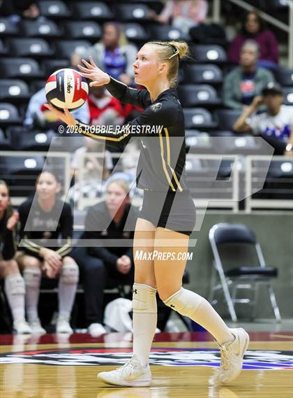 Thumbnail 2 in Wimberley vs. Eagle Mountain (UIL 4A D2 Volleyball Final) photogallery.