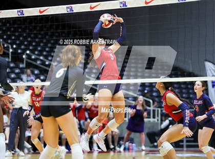 Thumbnail 2 in Wimberley vs. Eagle Mountain (UIL 4A D2 Volleyball Final) photogallery.