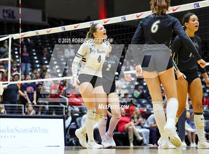 Thumbnail 1 in Wimberley vs. Eagle Mountain (UIL 4A D2 Volleyball Final) photogallery.