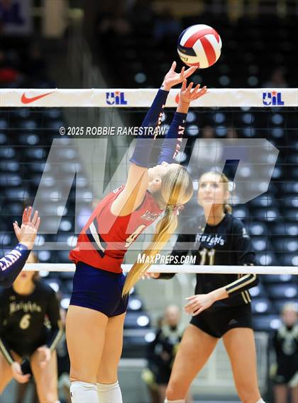 Thumbnail 3 in Wimberley vs. Eagle Mountain (UIL 4A D2 Volleyball Final) photogallery.