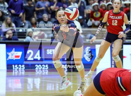 Thumbnail 3 in Wimberley vs. Eagle Mountain (UIL 4A D2 Volleyball Final) photogallery.