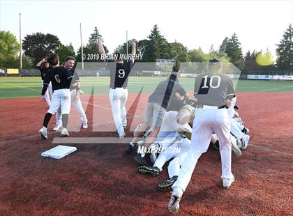 Thumbnail 2 in South Salem vs Jesuit (OSAA 6A Semifinal) photogallery.