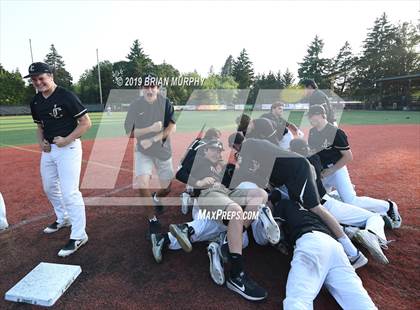 Thumbnail 3 in South Salem vs Jesuit (OSAA 6A Semifinal) photogallery.