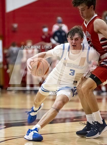 Thumbnail 3 in St. Henry vs Highlands (ninth region semifinal) photogallery.