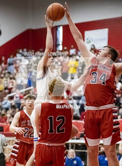 Thumbnail 1 in St. Henry vs Highlands (ninth region semifinal) photogallery.