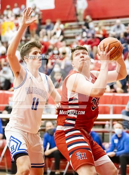 Thumbnail 2 in St. Henry vs Highlands (ninth region semifinal) photogallery.