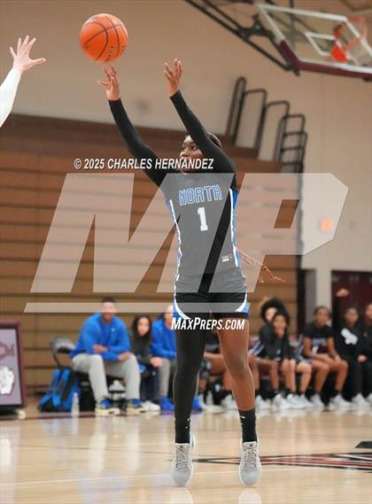 Thumbnail 1 in Barbers Hill vs. North Crowley (Aggieland Invitational) photogallery.