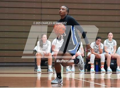 Thumbnail 3 in Barbers Hill vs. North Crowley (Aggieland Invitational) photogallery.