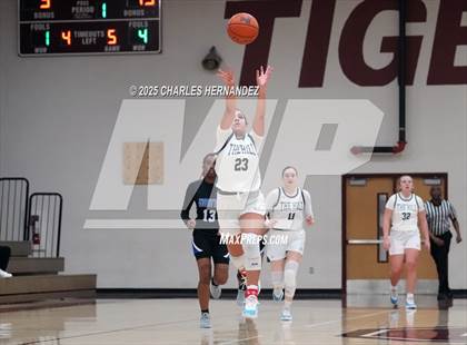 Thumbnail 3 in Barbers Hill vs. North Crowley (Aggieland Invitational) photogallery.