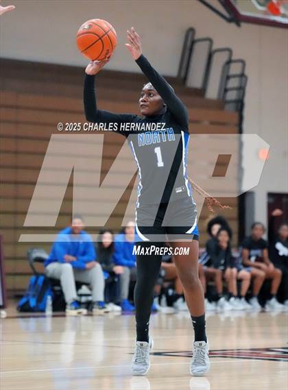 Thumbnail 1 in Barbers Hill vs. North Crowley (Aggieland Invitational) photogallery.