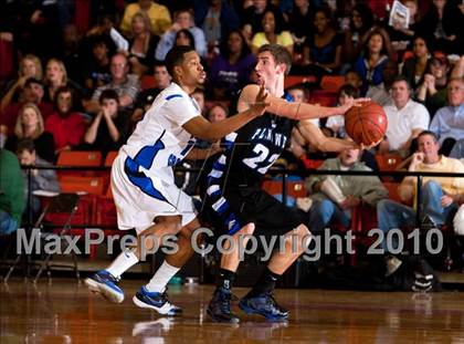 Thumbnail 2 in North Crowley vs. Plano West (Texas 5A Region 1 Semifinal) photogallery.