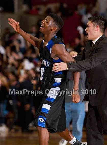 Thumbnail 1 in North Crowley vs. Plano West (Texas 5A Region 1 Semifinal) photogallery.