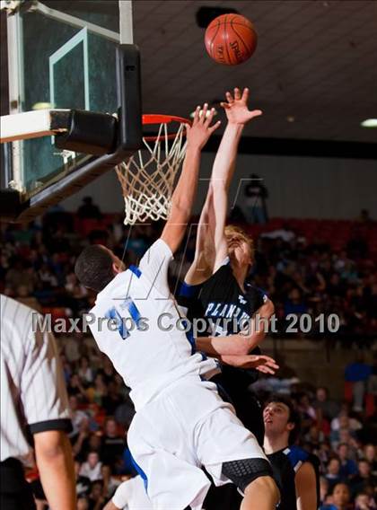 Thumbnail 2 in North Crowley vs. Plano West (Texas 5A Region 1 Semifinal) photogallery.