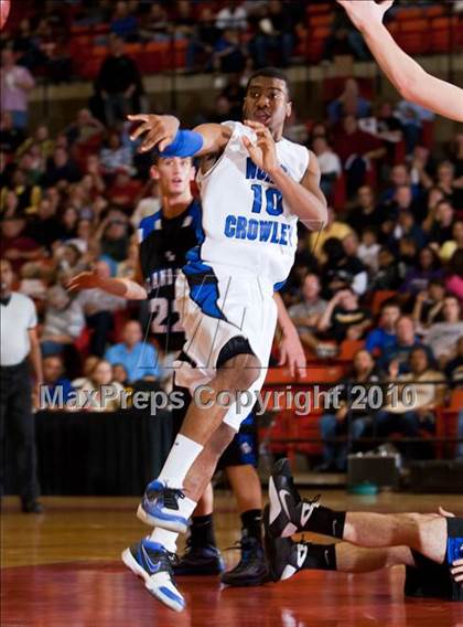 Thumbnail 1 in North Crowley vs. Plano West (Texas 5A Region 1 Semifinal) photogallery.