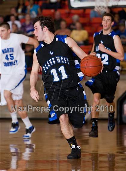 Thumbnail 1 in North Crowley vs. Plano West (Texas 5A Region 1 Semifinal) photogallery.